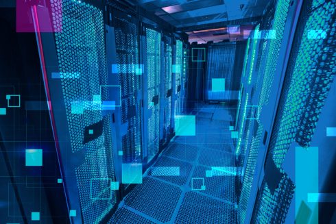 Servidores e data center representando infraestrutura de TI, segurança da informação e plano de contingência corporativo