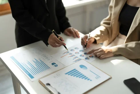 Equipe de tecnologia implementando soluções empresariais Coremind